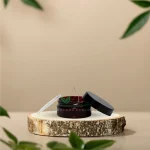 Амбер козметичка кутија 50ml со црно капаче