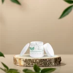 Бела козметичка кутија 100ml со бело капаче